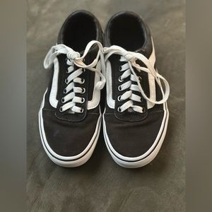 Vans Low Top Women Size 6